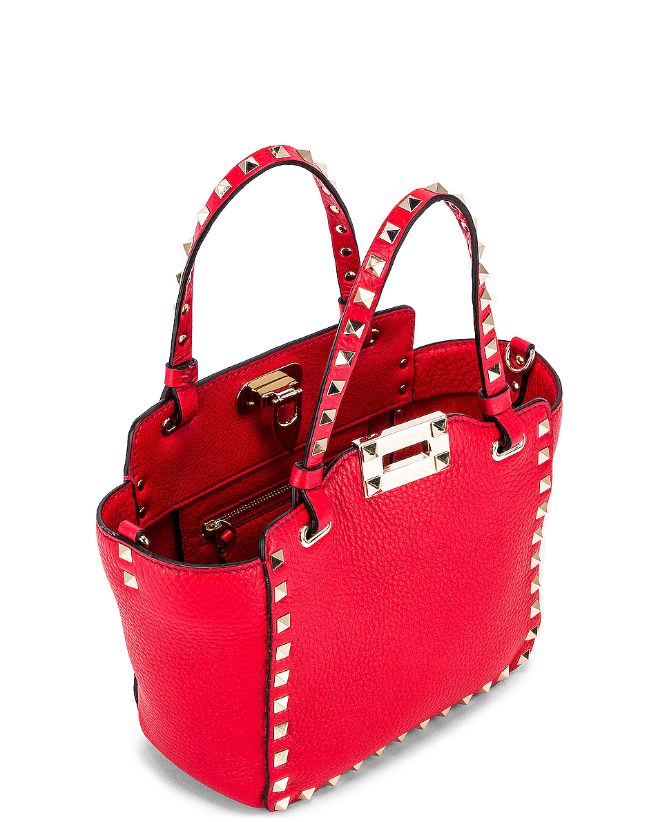 valentino rockstud mini tote – 红色 | fwrd