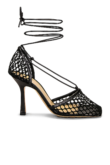 bottega veneta dot ankle strap sandals 凉鞋 – 杏仁饼干色 | fwrd
