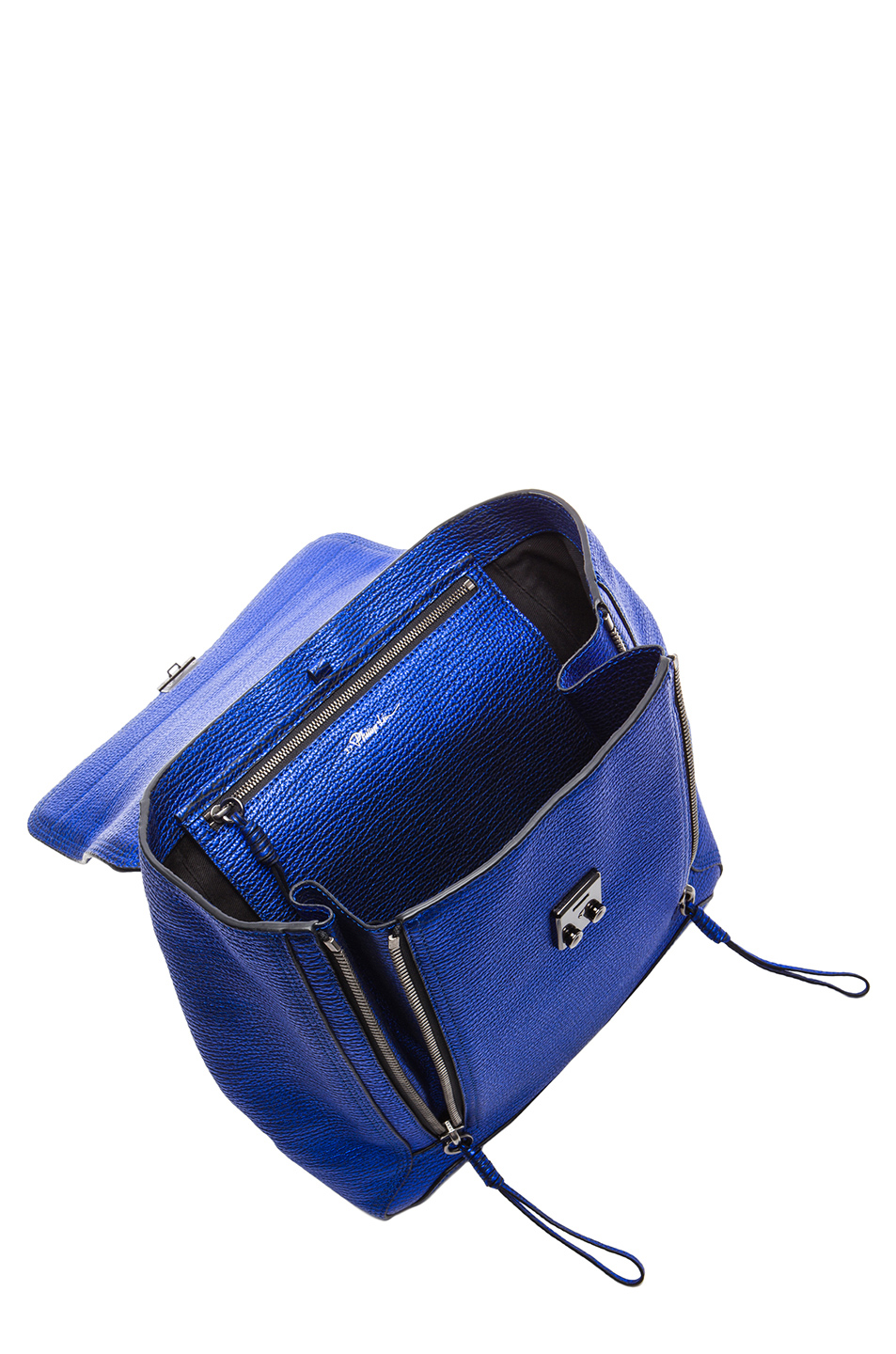 双肩信使包 us$895 颜色 electric blue & gunmetal 已售罄 通知我