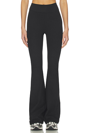 The Leisure Pant 437