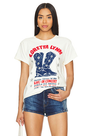 Loretta Lynn in Concert Tour Tee DAYDREAMER